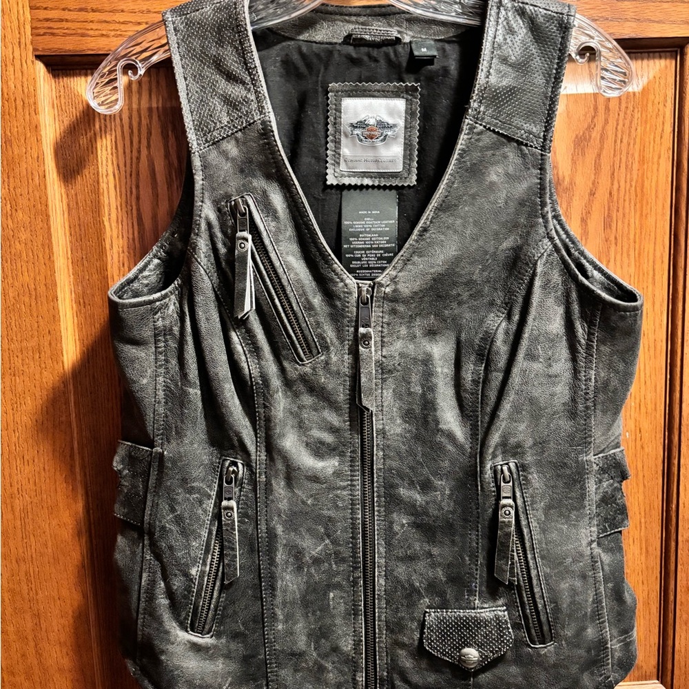 Harley Davidson women’s distressed leather riding vest. Worn 3 times